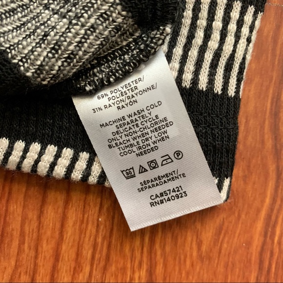 NWOT Lou & Grey Crop Relaxed Striped Top sz S - Picture 2 of 6